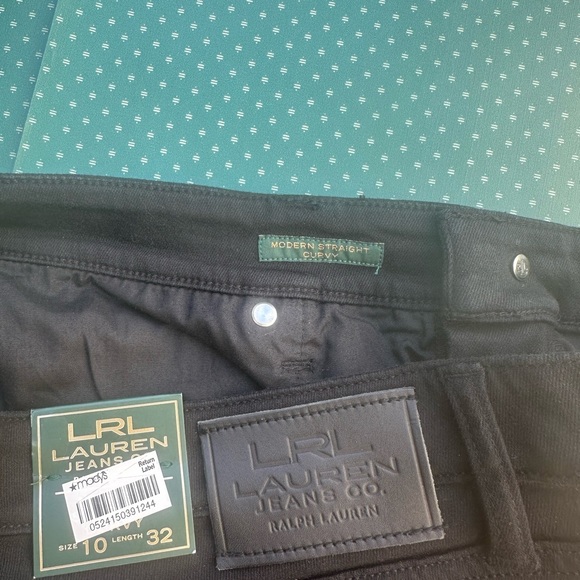 NWT LRL Lauren Jeans Co size 10 x 32 length
Modern straight curvy - Picture 5 of 8